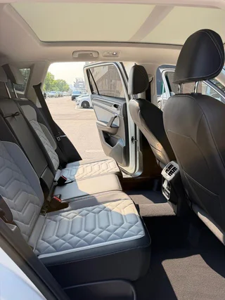 Volkswagen Tayron 2024 300TSI Двухприводный люкс Plus Расширенная версия интерьер фото 9