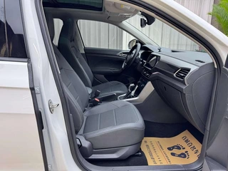 Volkswagen T-Cross 2022 280TSI DSG Luxury Edition interior photo 12