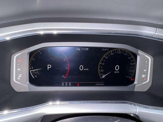 Volkswagen T-Cross 2022 280TSI DSG Luxury Edition interior photo 16