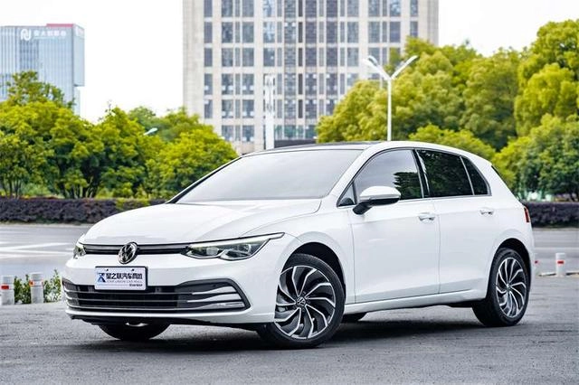 Volkswagen Golf 2021 200TSI DSG Pro exterior foto 1 Volkswagen Golf 2021 200TSI DSG Pro exterior foto 1