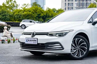 Volkswagen Golf 2021 200TSI DSG Pro exterior foto 3 Volkswagen Golf 2021 200TSI DSG Pro exterior foto 3