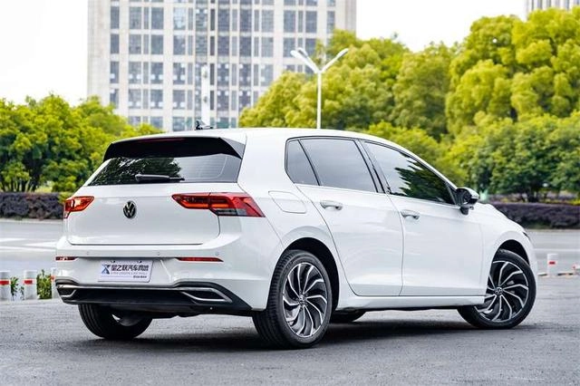Volkswagen Golf 2021 200TSI DSG Pro exterior foto 6 Volkswagen Golf 2021 200TSI DSG Pro exterior foto 6