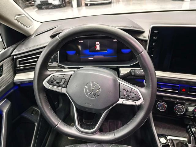 Volkswagen Sagitar 2023 300TSI DSG Premium Edition interior photo 12
