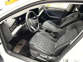 Volkswagen Sagitar 2023 300TSI DSG Premium Edition interior photo 16
