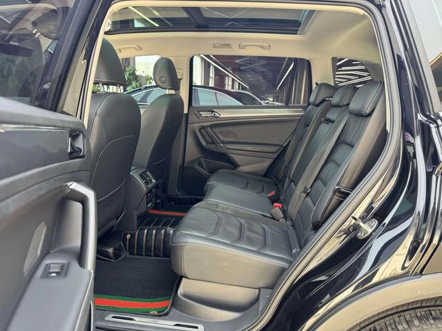 Volkswagen Tiguan L 2021 330TSI Автоматический полный привод R-Line Наслаждайтесь версией интерьер фото 10
