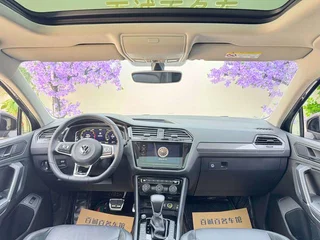 Volkswagen Tiguan L 2021 330TSI Автоматический полный привод R-Line Наслаждайтесь версией интерьер фото 15