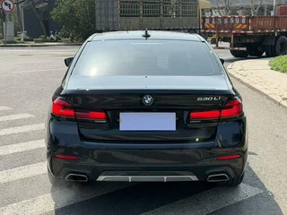 BMW 5 Series 2022 Tres cambios 530Li Tipo de lujo M Conjunto deportivo exterior foto 5