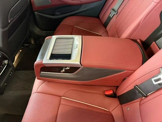 BMW 5 Series 2022 Tres cambios 530Li Tipo de lujo M Conjunto deportivo interior foto 6