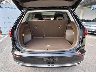 Volkswagen Viloran 2024 380TSI Премиум-версия интерьер фото 9