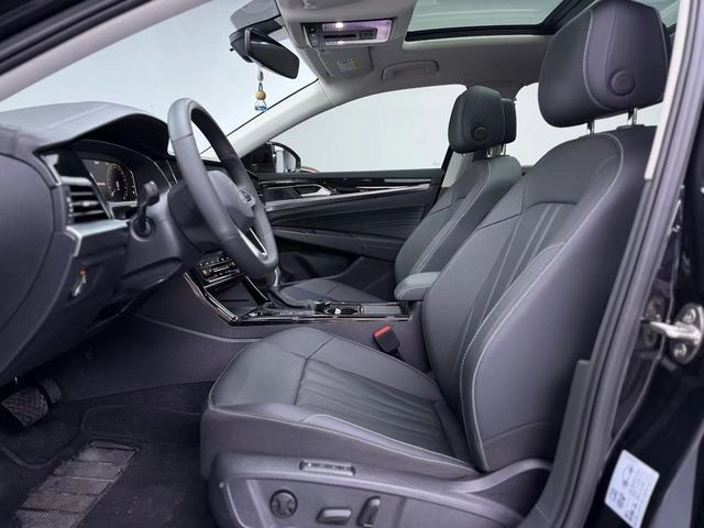 Volkswagen Passat 2025 outstanding 380TSI Longteng Edition interior photo 6