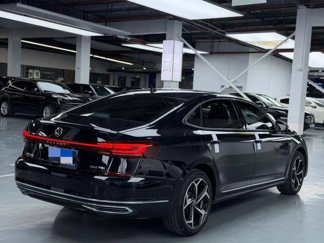 Volkswagen Passat 2025 outstanding 380TSI Longteng Edition interior photo 7
