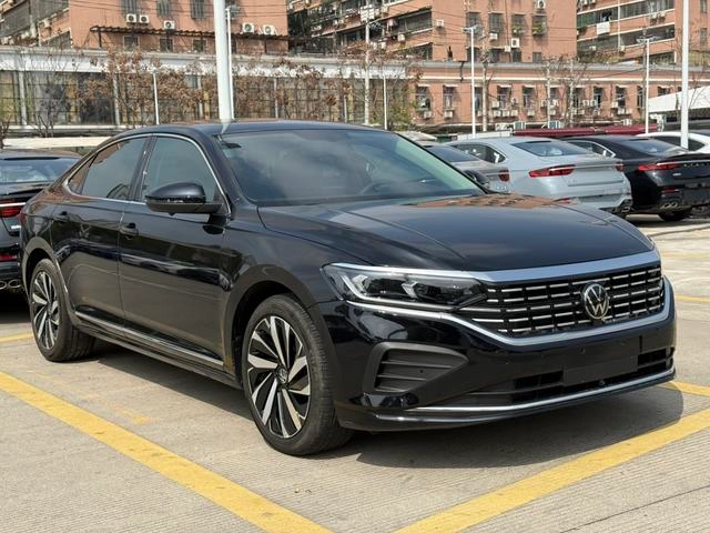 Volkswagen Passat 2024 380TSI Элитная версия экстерьер фото 3 Volkswagen Passat 2024 380TSI Элитная версия экстерьер фото 3