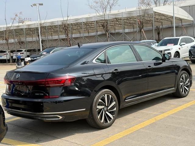 Volkswagen Passat 2024 380TSI Элитная версия экстерьер фото 7 Volkswagen Passat 2024 380TSI Элитная версия экстерьер фото 7