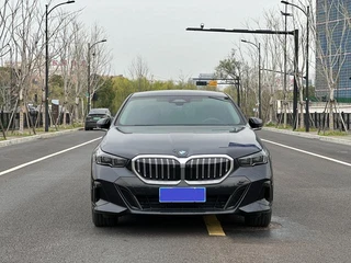 BMW 5 Series 2025 Restyling 530Li Leading Type M Sports suit exterior photo 2