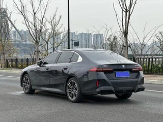 BMW 5 Series 2025 Restyling 530Li Leading Type M Sports suit exterior photo 5