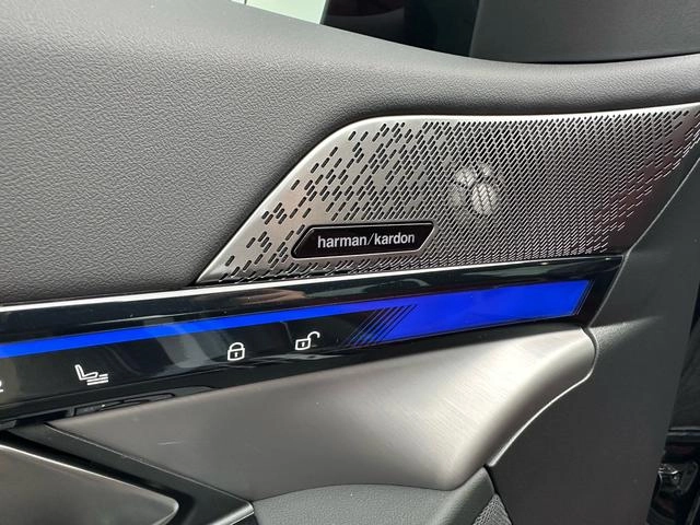 BMW 5 Series 2025 Restyling 530Li Leading Type M Sports suit interior photo 13