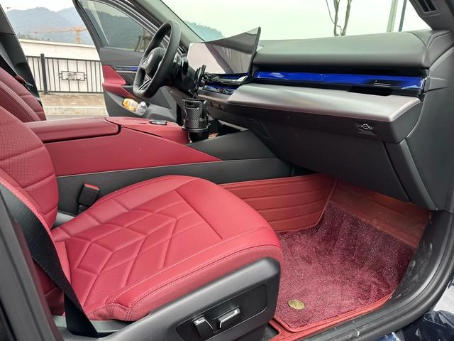 BMW 5 Series 2025 Restyling 530Li Leading Type M Sports suit interior photo 14
