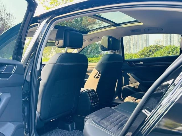 Volkswagen Magotan 2021 330TSI DSG 30 Anniversary Edition exterior photo 5