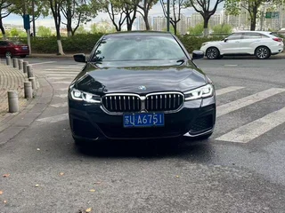 BMW 5 Series 2022 Deuxième lifting 530Li Leader M Ensemble de sport extérieur photo 2