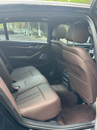 BMW 5 Series 2022 Deuxième lifting 530Li Leader M Ensemble de sport intérieur photo 11