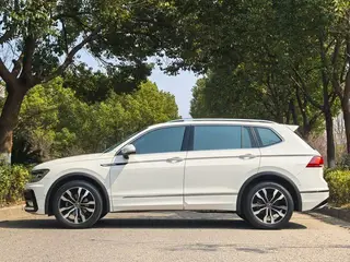 Volkswagen Tiguan L 2021 330TSI Automatic two-wheel drive R-Line Enjoy more version exterior photo 4