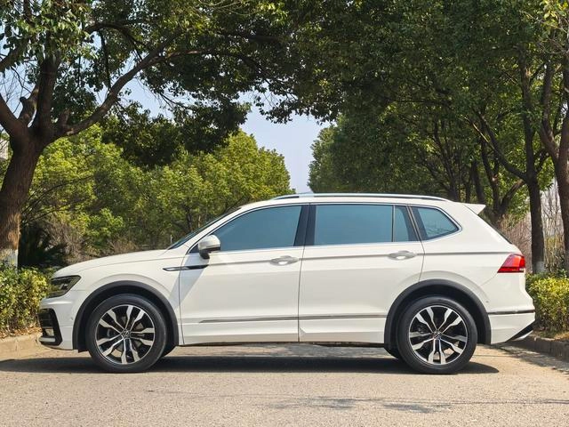 Volkswagen Tiguan L 2021 330TSI Automatic two-wheel drive R-Line Enjoy more version exterior photo 4