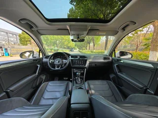 Volkswagen Tiguan L 2021 330TSI Automatic two-wheel drive R-Line Enjoy more version interior photo 13