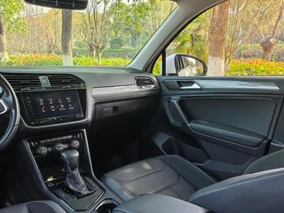 Volkswagen Tiguan L 2021 330TSI Automatic two-wheel drive R-Line Enjoy more version interior photo 16