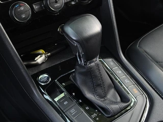 Volkswagen Tiguan L 2021 330TSI Automatic two-wheel drive R-Line Enjoy more version interior photo 18