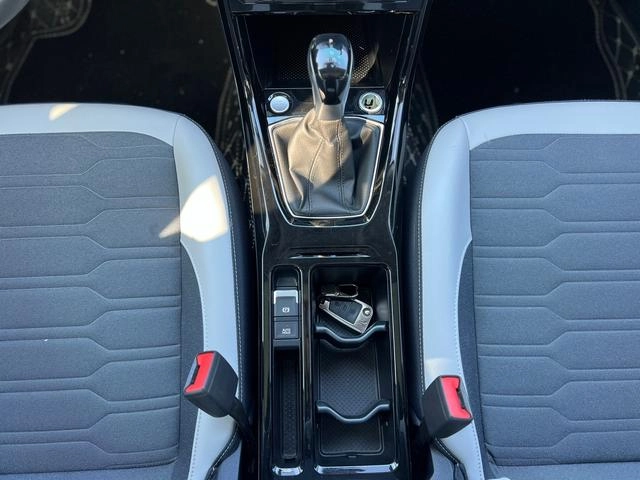 Volkswagen Tharu 2025 New talent 300TSI Sharp Edition interior photo 16