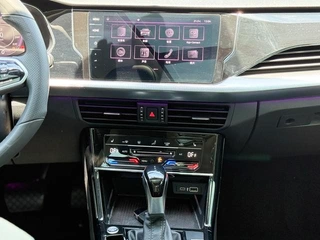 Volkswagen Passat 2022 330TSI Star Elite Edition interior photo 11