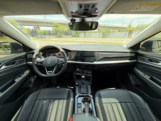 Volkswagen Passat 2022 330TSI Star Elite Edition interior photo 14
