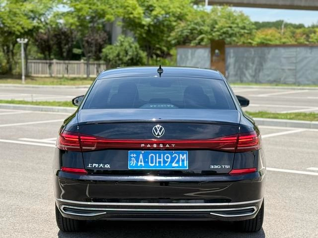 Volkswagen Passat 2022 330TSI Star Elite Edition interior photo 19