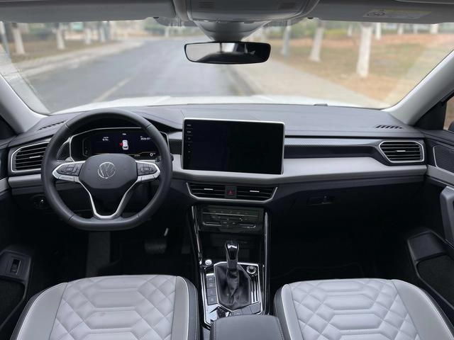 Volkswagen Tayron 2024 300TSI Tracción a dos ruedas de lujo Plus Versión avanzada interior foto 13 Volkswagen Tayron 2024 300TSI Tracción a dos ruedas de lujo Plus Versión avanzada interior foto 13