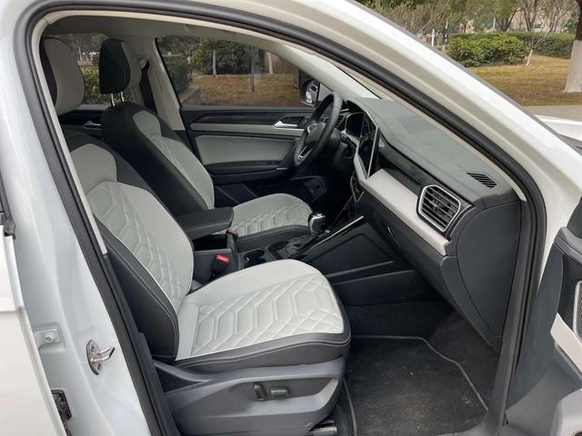 Volkswagen Tayron 2024 300TSI Tracción a dos ruedas de lujo Plus Versión avanzada interior foto 16 Volkswagen Tayron 2024 300TSI Tracción a dos ruedas de lujo Plus Versión avanzada interior foto 16