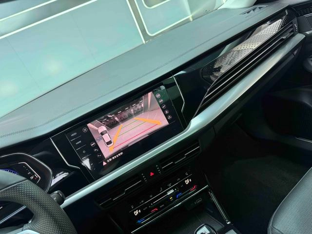 Volkswagen Passat 2022 330TSI Version de luxe intérieur photo 10