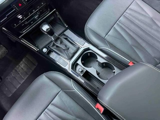 Volkswagen Passat 2022 330TSI Version de luxe intérieur photo 11
