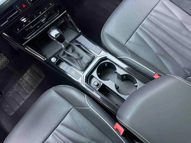 Volkswagen Passat 2022 330TSI Version de luxe intérieur photo 11