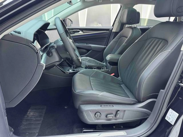 Volkswagen Passat 2022 330TSI Version de luxe intérieur photo 13