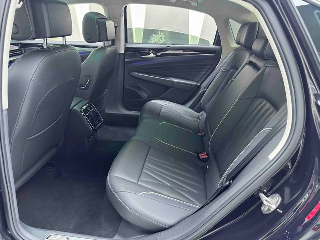 Volkswagen Passat 2022 330TSI Version de luxe intérieur photo 14