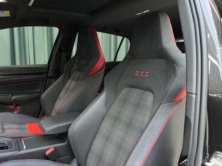 Volkswagen Golf GTI 2021 380TSI DSG GTI интерьер фото 12