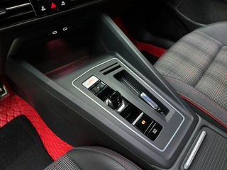 Volkswagen Golf GTI 2021 380TSI DSG GTI интерьер фото 15