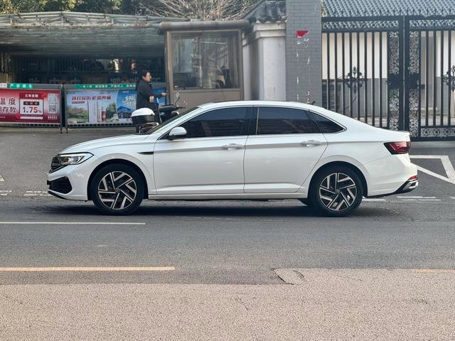 Volkswagen Sagitar 2023 300TSI DSG Version transcendée extérieur photo 5