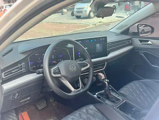 Volkswagen Sagitar 2023 300TSI DSG Version transcendée intérieur photo 6