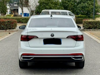 Volkswagen Sagitar 2023 300TSI DSG Versión más allá exterior foto 7 Volkswagen Sagitar 2023 300TSI DSG Versión más allá exterior foto 7