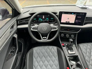Volkswagen Sagitar 2023 300TSI DSG Versión más allá interior foto 14 Volkswagen Sagitar 2023 300TSI DSG Versión más allá interior foto 14