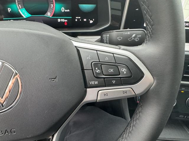 Volkswagen Sagitar 2023 300TSI DSG Versión más allá interior foto 17 Volkswagen Sagitar 2023 300TSI DSG Versión más allá interior foto 17