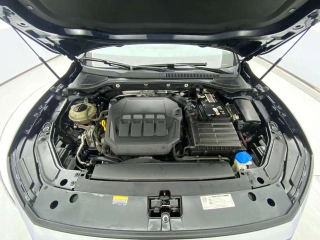 Volkswagen Passat 2022 330TSI Элитная версия интерьер фото 12