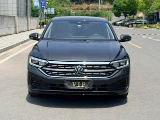 Volkswagen Sagitar 2023 300TSI DSG Edición de excelencia exterior foto 2