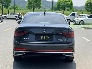 Volkswagen Sagitar 2023 300TSI DSG Edición de excelencia exterior foto 5